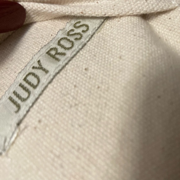 Judy Ross Textiles~New York~Bold~Embroidered Chain Stitch Pillow~Size 18” X 18” - Picture 2 of 9